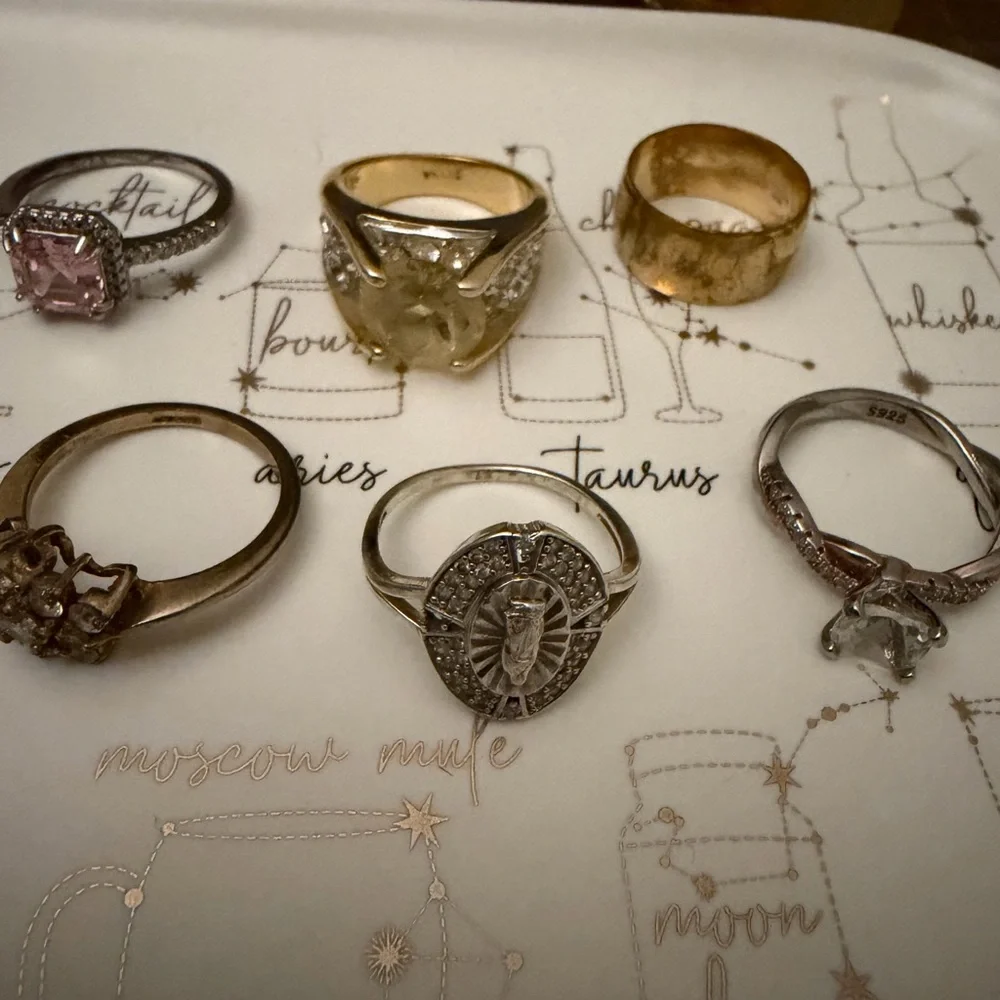 Scrap rings lot over 47 grams some wearable some marked 925 sterling silver - Picture 4 of 6